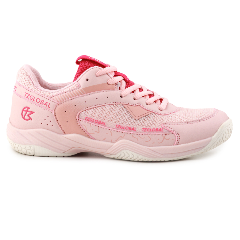 Tennis shoes
